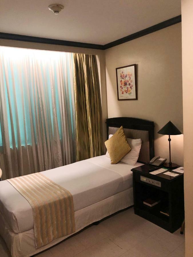 Tower Inn Makati Business Hotel Makati City Eksteriør bilde